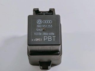 bontott VW PASSAT B7 Relé
