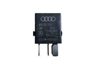 bontott VW PASSAT B7 Relé