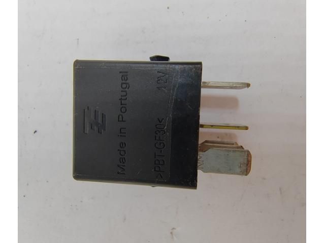 bontott VW PASSAT B7 Relé
