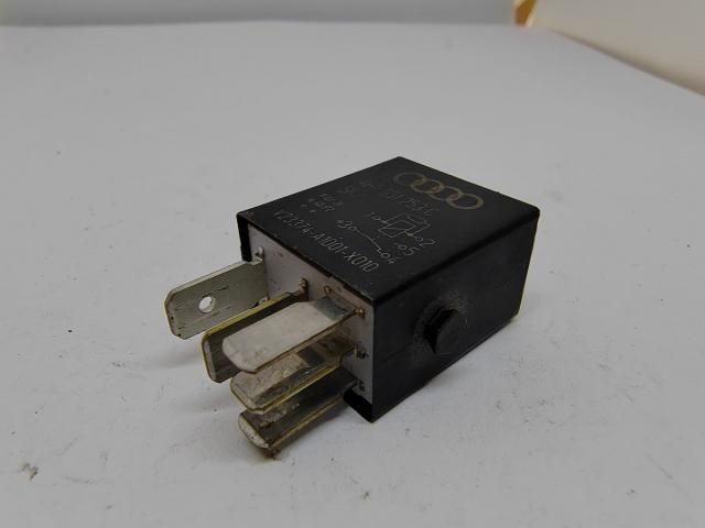 bontott VW PASSAT B7 Relé