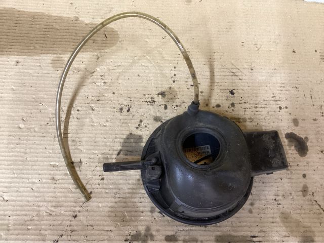 bontott VW PASSAT B7 Tankajtó