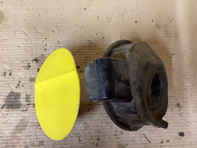 bontott VW PASSAT B7 Tankajtó