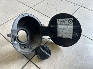 bontott VW PASSAT B7 Tankajtó