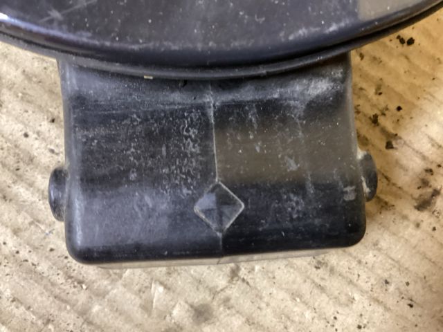 bontott VW PASSAT B7 Tankajtó