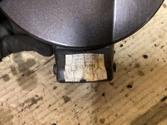 bontott VW PASSAT B7 Tankajtó