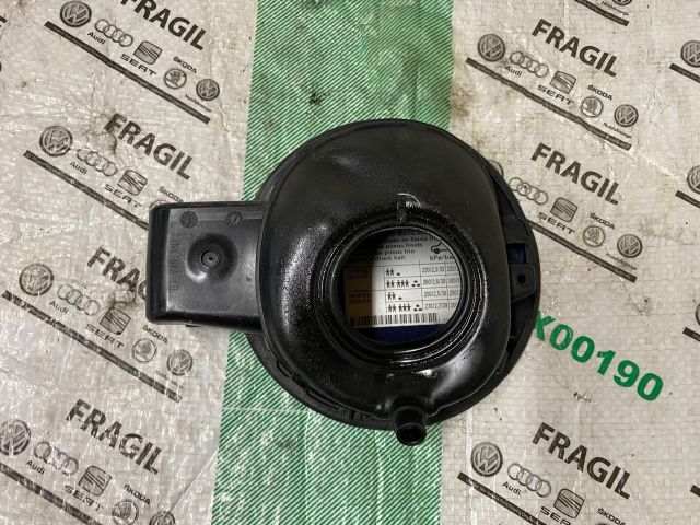 bontott VW PASSAT B7 Tankajtó