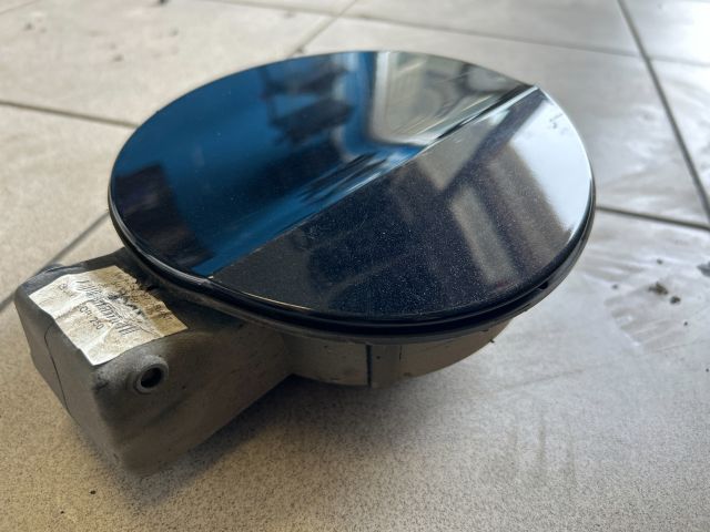 bontott VW PASSAT B7 Tankajtó