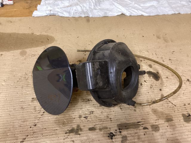 bontott VW PASSAT B7 Tankajtó