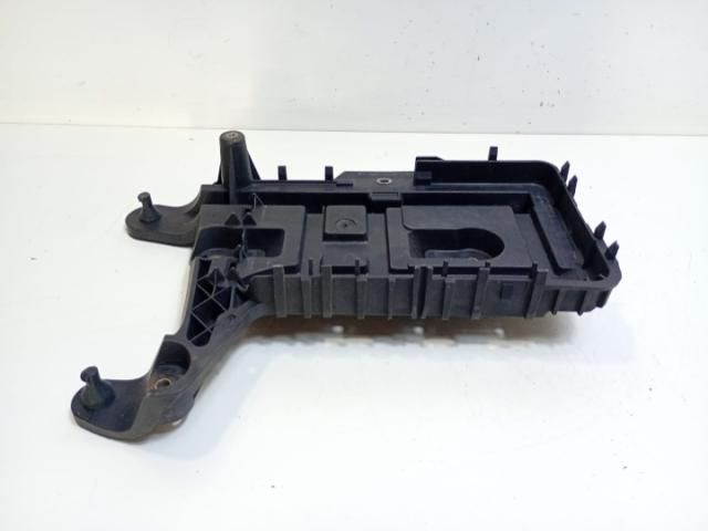 bontott VW PASSAT B7 Tartó Bak