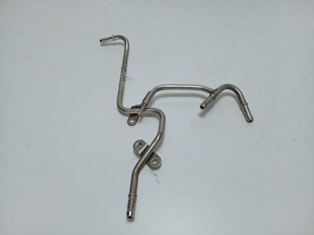 bontott VW PASSAT B7 Üzemanyagcső