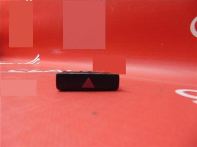 bontott VW PASSAT B7 Vészvillogó Kapcsoló