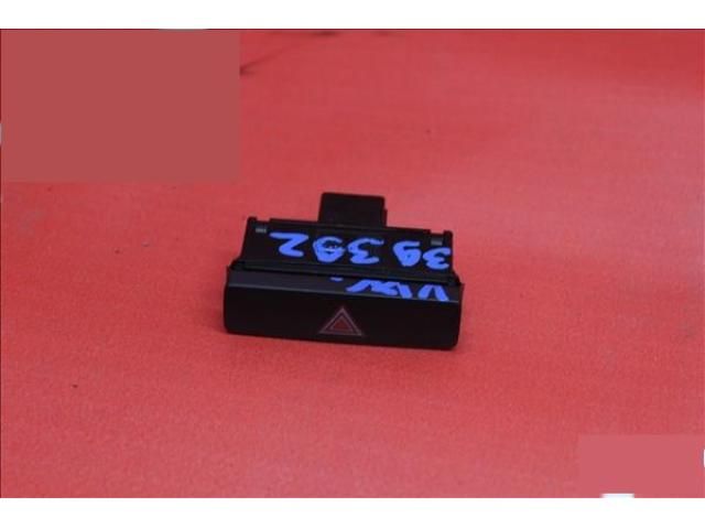 bontott VW PASSAT B7 Vészvillogó Kapcsoló