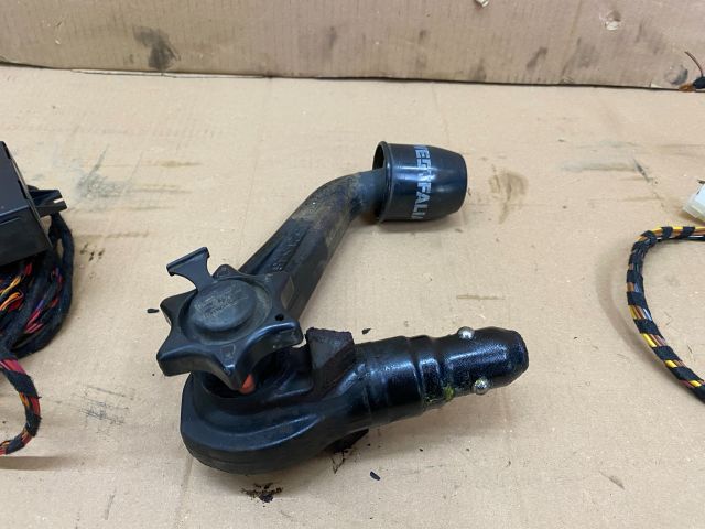 bontott VW PASSAT B7 Vonóhorog