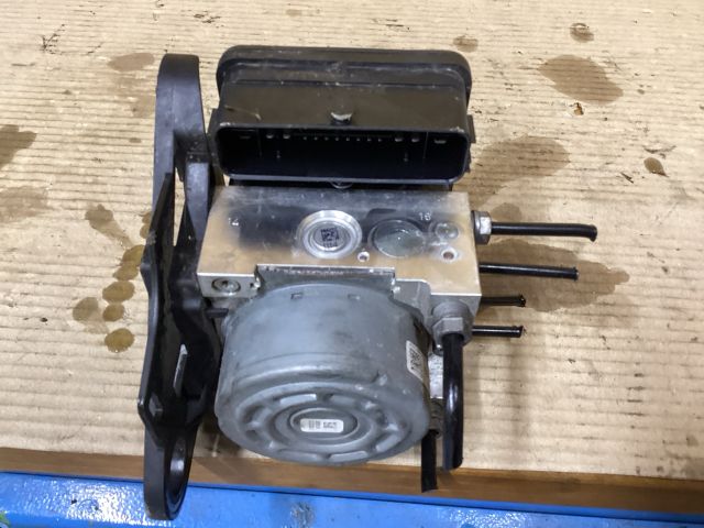 bontott VW PASSAT B8 ABS Kocka