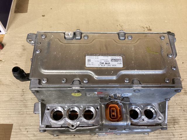 bontott VW PASSAT B8 Hybrid Inverter