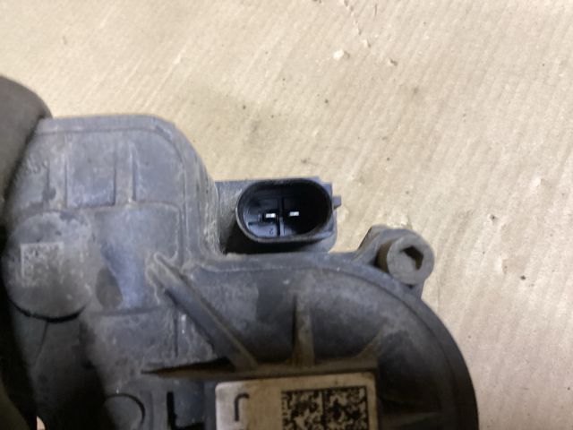 bontott VW PASSAT B8 Jobb hátsó Féknyereg Munkahengerrel