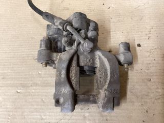 bontott VW PASSAT B8 Jobb hátsó Féknyereg Munkahengerrel