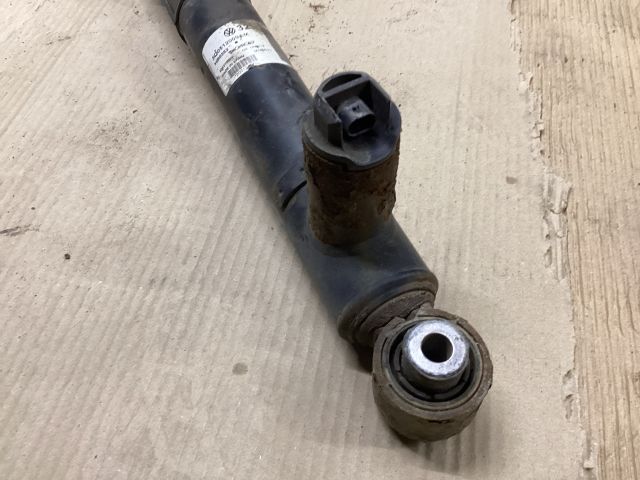 bontott VW PASSAT B8 Jobb hátsó Lengéscsillapító