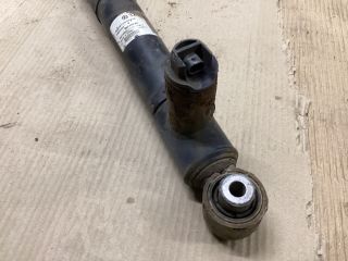 bontott VW PASSAT B8 Jobb hátsó Lengéscsillapító