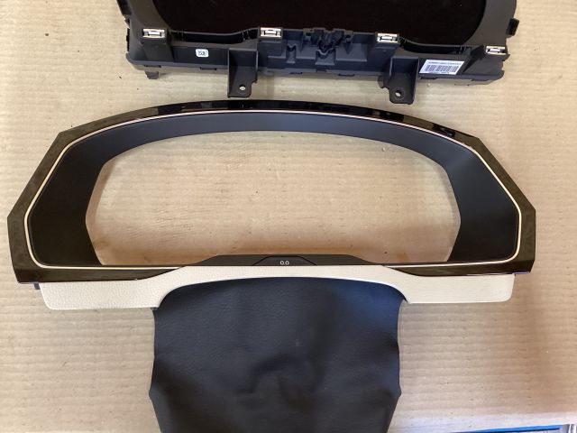 bontott VW PASSAT B8 Kilométeróra