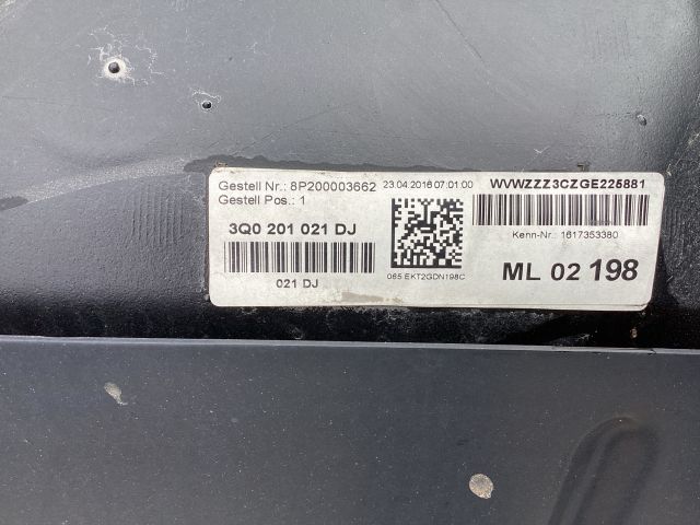 bontott VW PASSAT B8 Tank