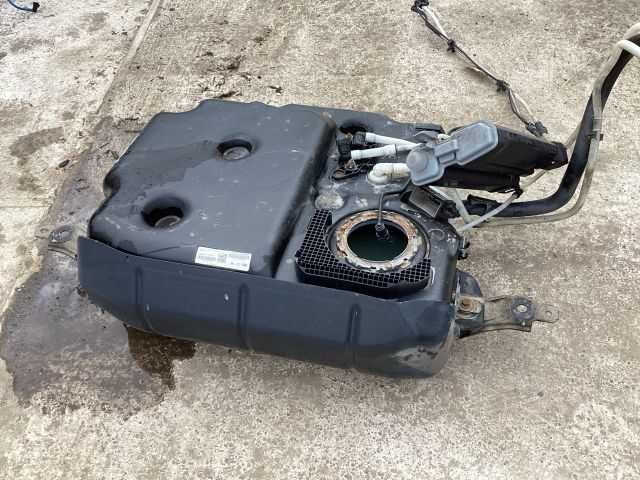 bontott VW PASSAT B8 Tank