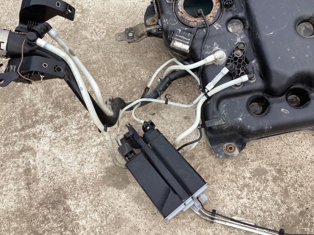 bontott VW PASSAT B8 Tank