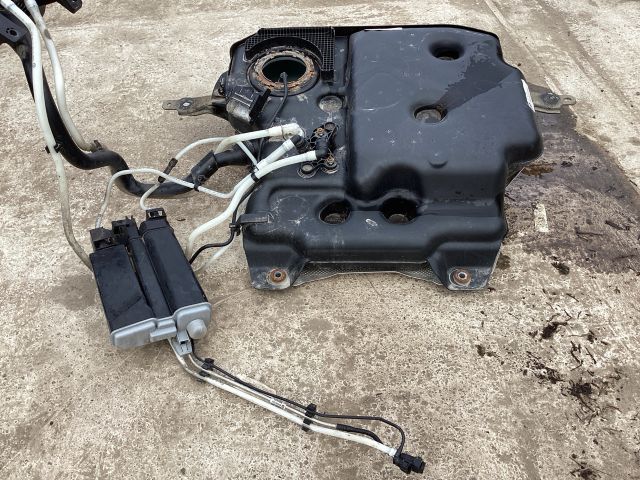 bontott VW PASSAT B8 Tank