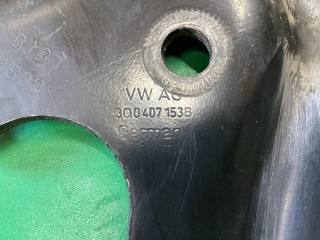 bontott VW PASSAT B8 Bal első Lengőkar