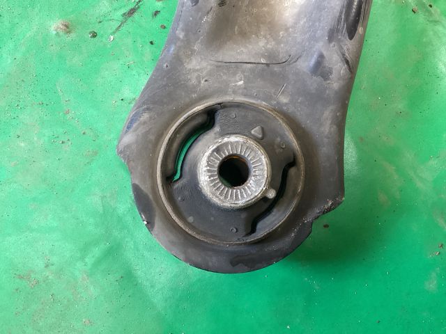 bontott VW PASSAT B8 Bal első Lengőkar