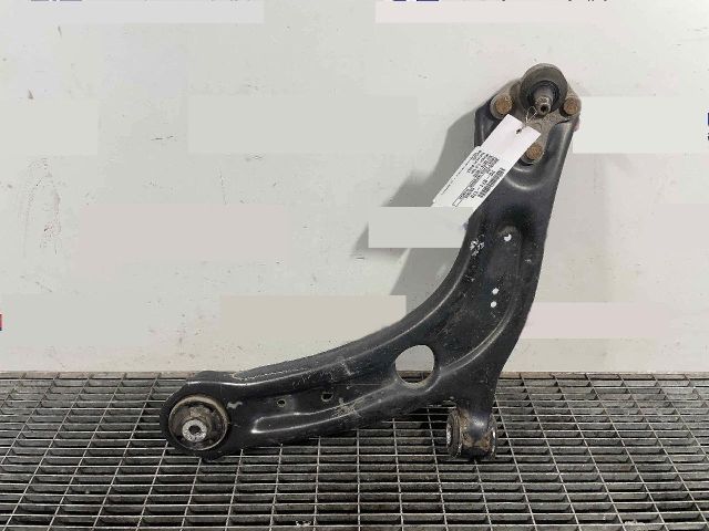 bontott VW PASSAT B8 Bal első Lengőkar