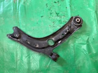 bontott VW PASSAT B8 Bal első Lengőkar