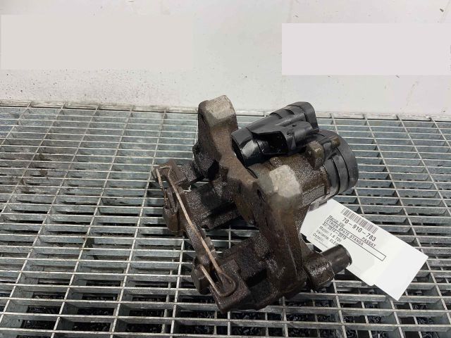 bontott VW PASSAT B8 Bal hátsó Féknyereg Munkahengerrel