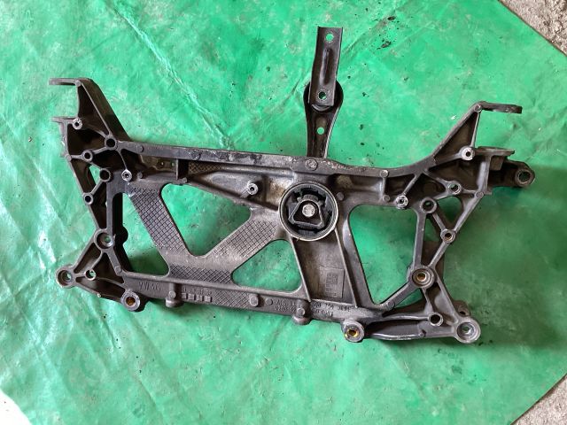 bontott VW PASSAT B8 Első Bölcső