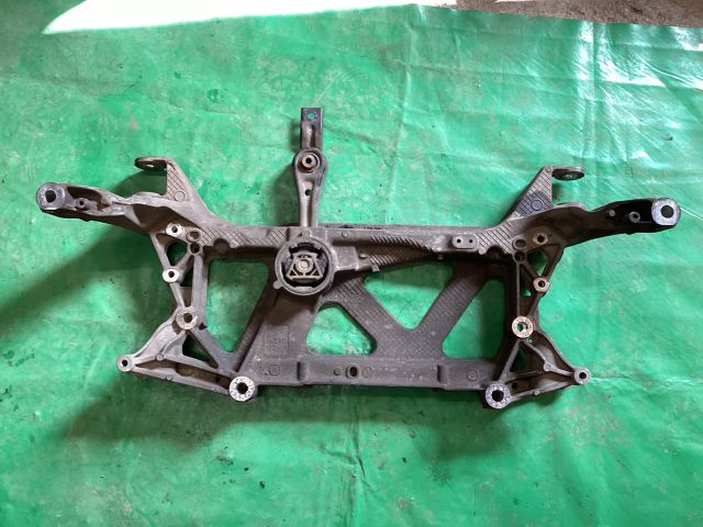 bontott VW PASSAT B8 Első Bölcső