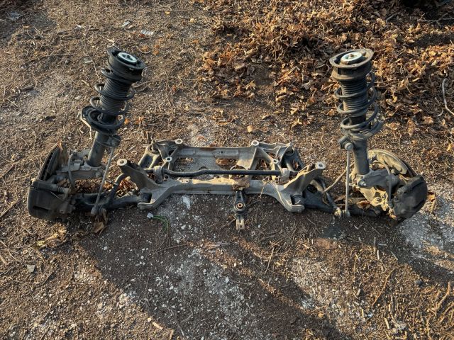 bontott VW PASSAT B8 Első Futómű (Részeivel)