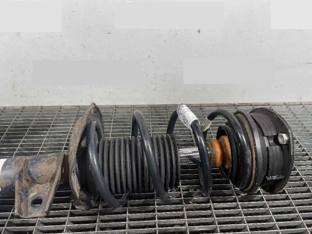 bontott VW PASSAT B8 Első Rugó