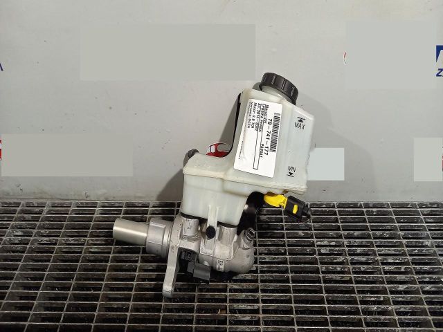 bontott VW PASSAT B8 Főfékhenger