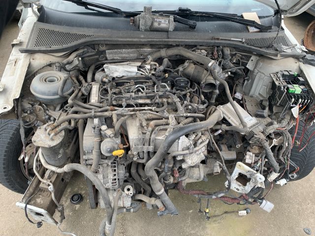 bontott VW PASSAT B8 Generátor