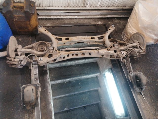 bontott VW PASSAT B8 Hátsó Híd (Tárcsafékes)