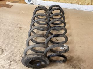 bontott VW PASSAT B8 Hátsó Rugó Pár