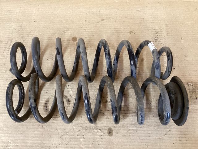 bontott VW PASSAT B8 Hátsó Rugó Pár