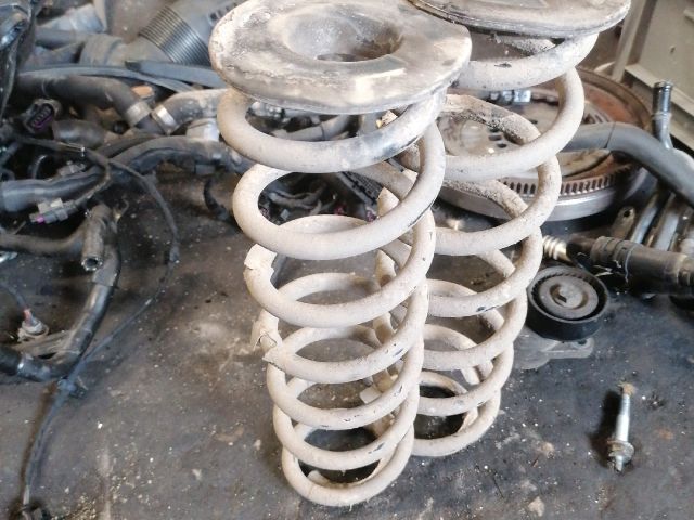 bontott VW PASSAT B8 Hátsó Rugó Pár