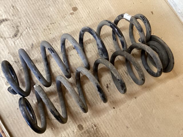 bontott VW PASSAT B8 Hátsó Rugó Pár