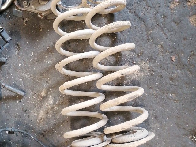 bontott VW PASSAT B8 Hátsó Rugó Pár