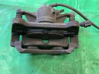 bontott VW PASSAT B8 Jobb első Féknyereg Munkahengerrel