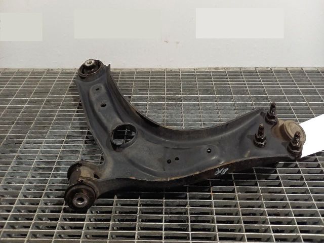 bontott VW PASSAT B8 Jobb első Lengőkar