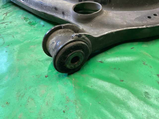 bontott VW PASSAT B8 Jobb első Lengőkar