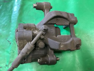 bontott VW PASSAT B8 Jobb hátsó Féknyereg Munkahengerrel