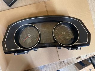 bontott VW PASSAT B8 Kilométeróra